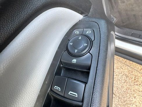 Used 2020 Chevrolet Equinox LS FWD image 6