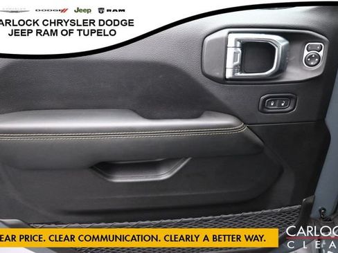Used 2025 Jeep Wrangler Unlimited Sahara AWD/4WD image 11