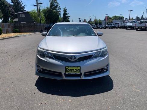 Used 2014 Toyota Camry SE FWD image 8