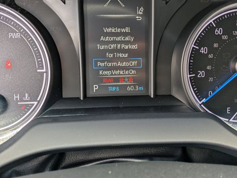 Used 2021 Toyota Venza LE AWD/4WD image 30