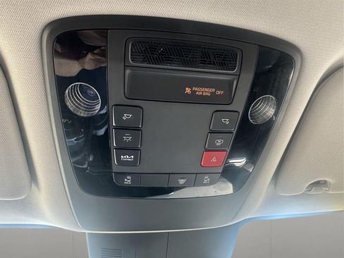 Used 2026 Kia Carnival FWD image 27