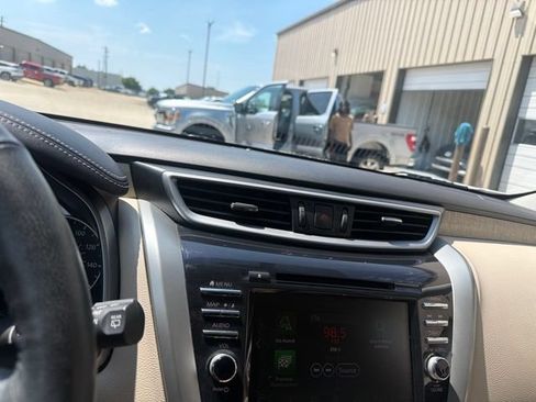 Used 2019 Nissan Murano SL FWD image 15