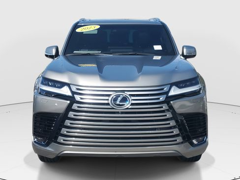 Used 2023 Lexus LX 600 4WD w/ Ultra Luxury Package image 3