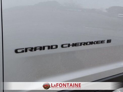 New 2026 Jeep Grand Cherokee L Limited w/ Limited Altitude Package AWD/4WD image 10
