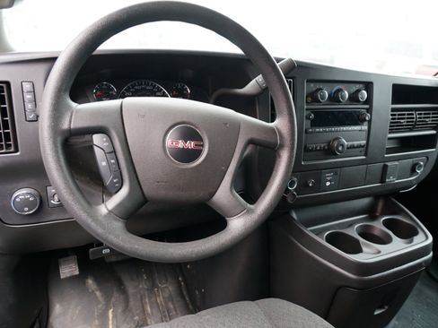 Used 2022 GMC Savana 2500 w/ Driver Convenience Package image 21