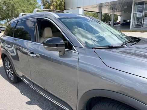 Used 2023 INFINITI QX60 Sensory w/ Vision Package FWD image 14