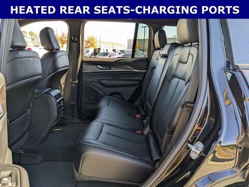 New 2025 Jeep Grand Cherokee Limited w/ Black Appearance Package image 17