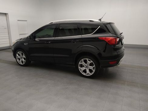 Used 2019 Ford Escape Titanium image 3