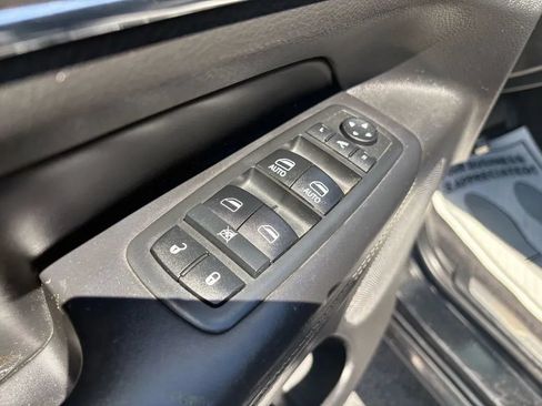 Used 2017 Jeep Grand Cherokee Overland AWD/4WD image 27