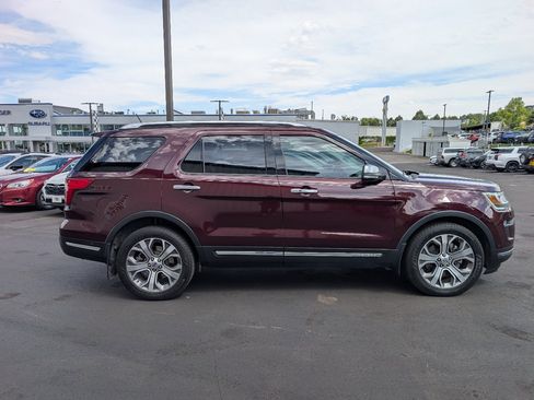 Used 2018 Ford Explorer Platinum AWD/4WD image 4