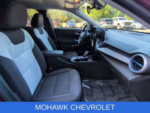 Used 2024 Chevrolet Trax LS w/ LS Convenience Package FWD image 27