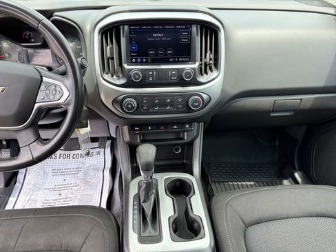 Used 2022 Chevrolet Colorado LT w/ Fleet Safety Package RWD image 16