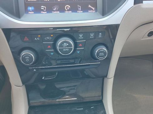Used 2014 Chrysler 300 RWD image 15
