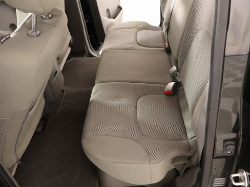 Used 2021 Nissan Frontier SV image 12