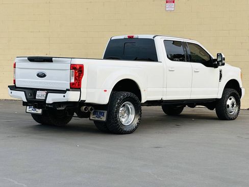 Used 2017 Ford F350 Lariat AWD/4WD image 6
