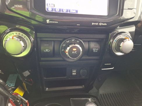 Used 2019 Toyota 4Runner TRD Off-Road AWD/4WD image 26