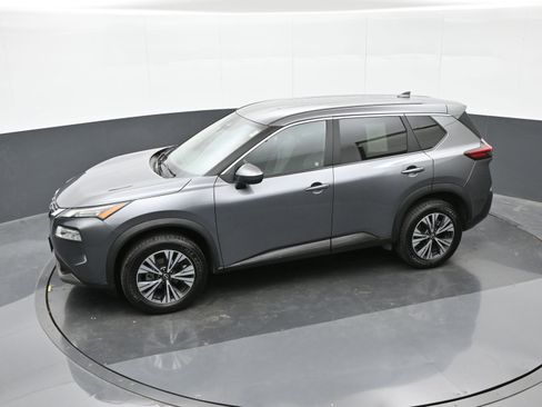 Used 2023 Nissan Rogue SV image 31