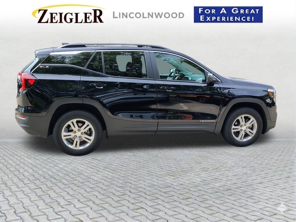 Certified 2022 GMC Terrain SLE w/ Driver Convenience Package AWD/4WD image 9