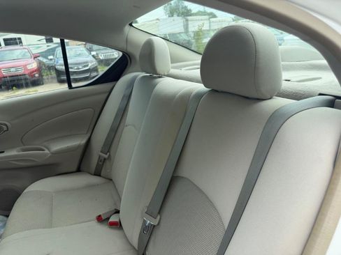 Used 2012 Nissan Versa SV FWD image 11
