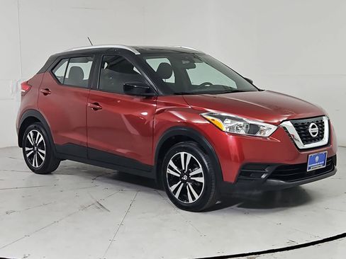 Used 2020 Nissan Kicks SV image 8
