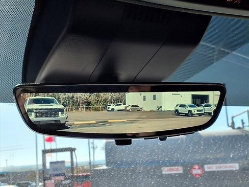 Used 2025 Chevrolet Suburban High Country image 5