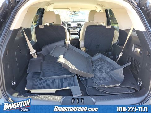 Used 2023 Ford Explorer XLT w/ Equipment Group 202A image 7