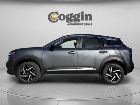 New 2026 Nissan Kicks SV image 3