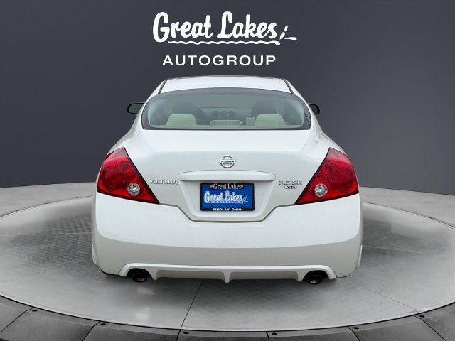 Used 2011 Nissan Altima 3.5 SR FWD image 4