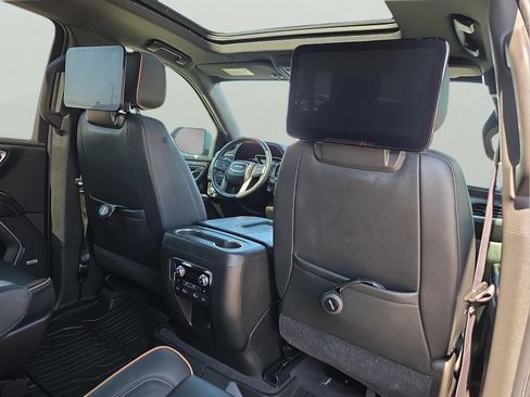 Used 2021 GMC Yukon XL AT4 w/ AT4 Premium Package AWD/4WD image 13