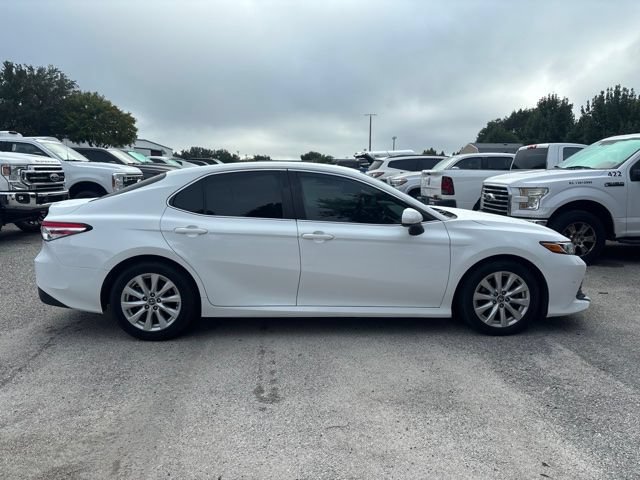 Used 2020 Toyota Camry LE FWD image 4