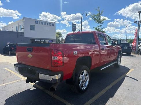 Used 2014 Chevrolet Silverado 2500 LT w/ Interior Plus Package AWD/4WD image 8