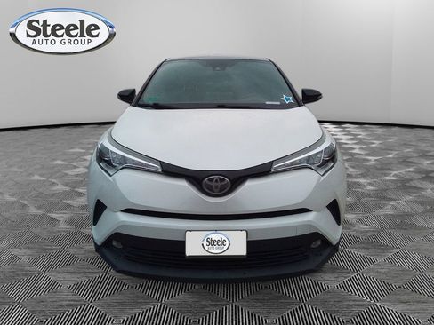 Used 2019 Toyota C-HR XLE image 8