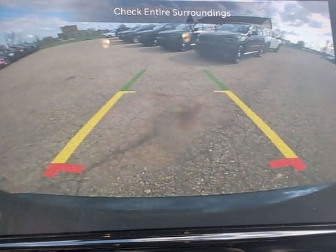 Used 2023 Chrysler Pacifica Touring-L image 22