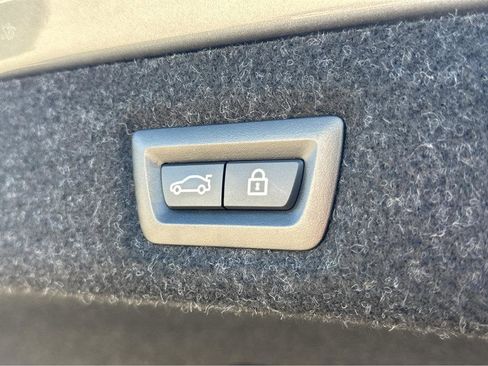 Used 2023 BMW 530e w/ M Sport Package image 37