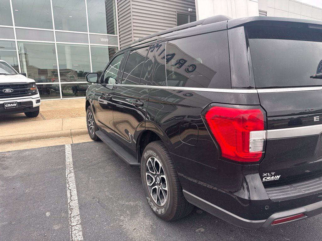 Used 2022 Ford Expedition XLT RWD image 4