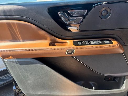 Used 2023 Lincoln Aviator Reserve w/ Equipment Group 201A image 23