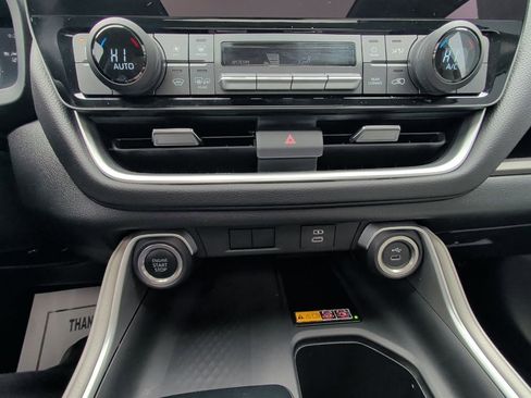 Used 2024 Toyota Grand Highlander XLE image 25