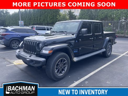 Used 2020 Jeep Gladiator Overland AWD/4WD image 4