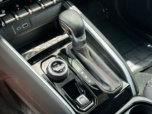 Used 2024 Chevrolet Colorado Z71 w/ Z71 Convenience Package 2 image 20