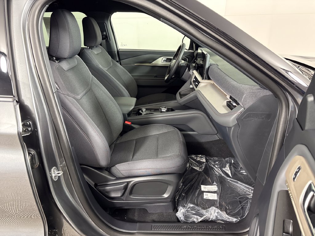 New 2027 Ford Explorer Active RWD image 5