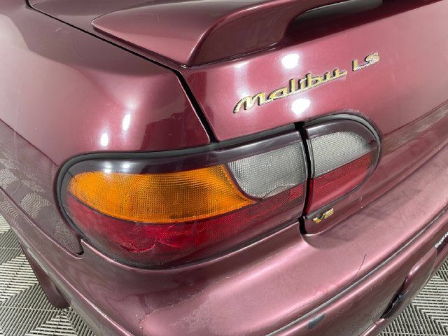 Used 2001 Chevrolet Malibu LS w/ Preferred Equipment Group 1 FWD image 18