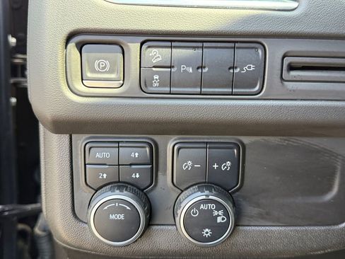 Used 2021 Chevrolet Tahoe Z71 AWD/4WD image 18