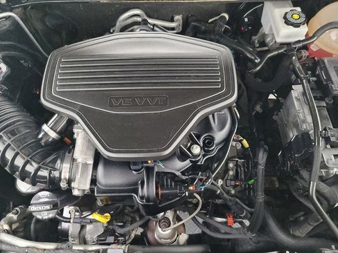 Used 2021 GMC Acadia SLT FWD image 30