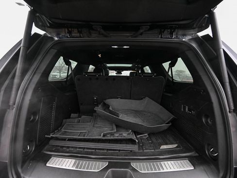 Used 2023 GMC Yukon XL Denali image 16