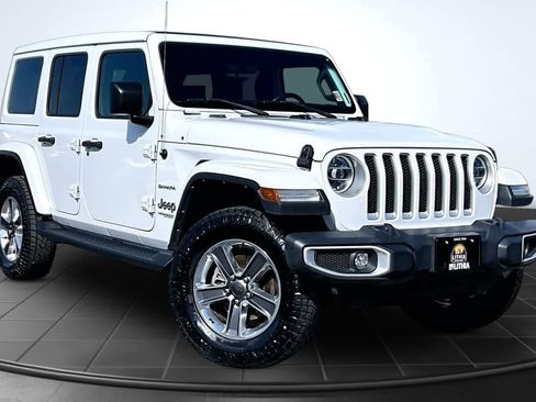 Used 2022 Jeep Wrangler Unlimited Sahara w/ LED Lighting Group AWD/4WD image 22