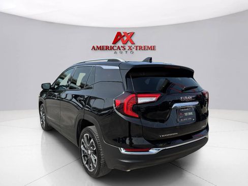 Used 2022 GMC Terrain SLT w/ Infotainment Package II AWD/4WD image 2