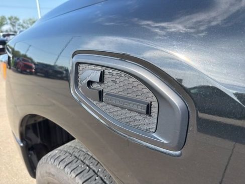 Used 2019 Nissan Titan SL w/ Midnight Edition AWD/4WD image 64