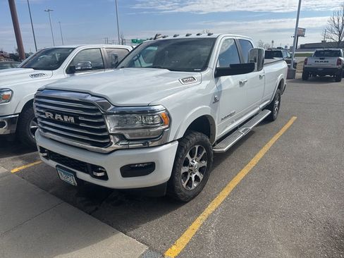 Used 2022 RAM 3500 Limited AWD/4WD image 2