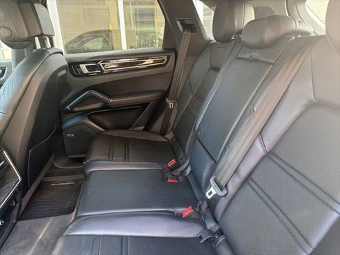 Used 2019 Porsche Cayenne AWD/4WD image 11