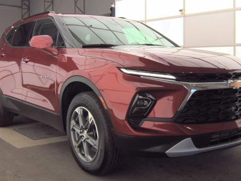 Used 2024 Chevrolet Blazer LT w/ Convenience Package image 2